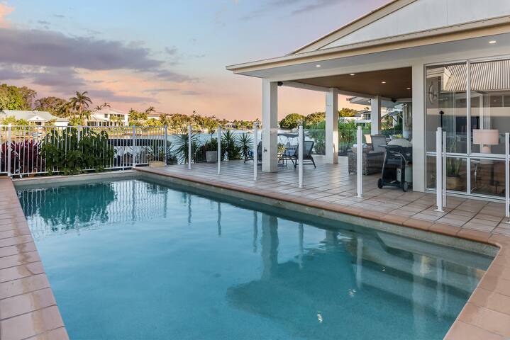 Classic Canal Oasis with Pool gallery image 5