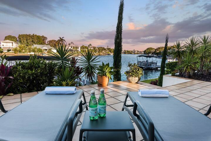 Classic Canal Oasis with Pool gallery image 2