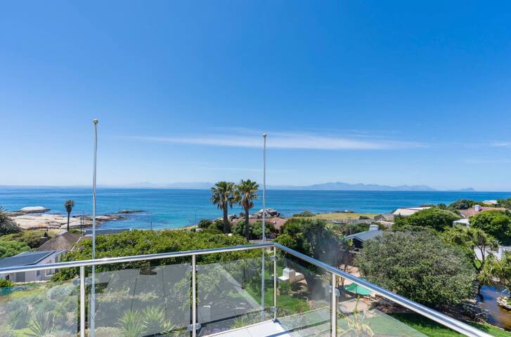 Broadlands Villa gallery image 2