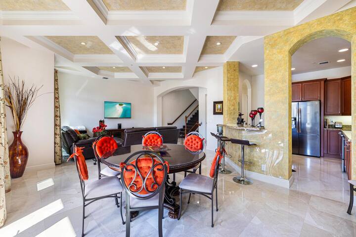 Las Olas Townhouse w. private Elevator 3Bed/3 Bath gallery image 3