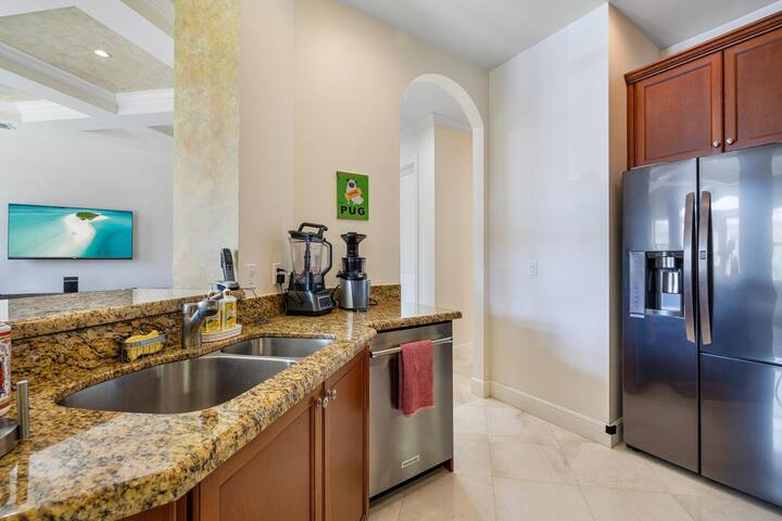 Las Olas Townhouse w. private Elevator 3Bed/3 Bath gallery image 4