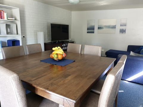 Comfortable cottage - Walk to Belmont forum.