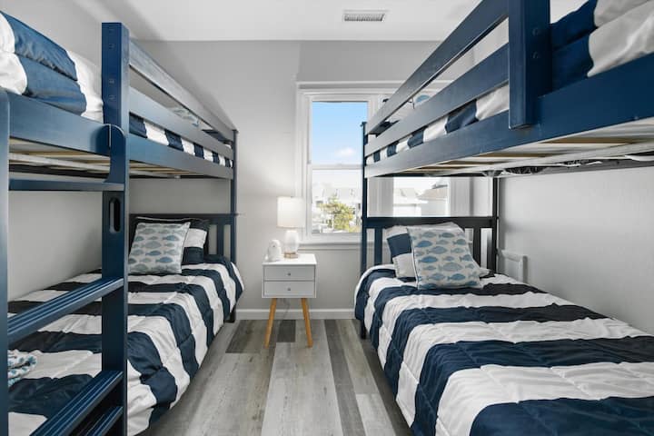 Децата ще харесат двуетажната спалня.