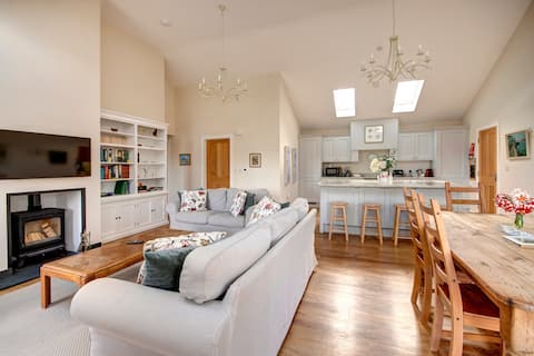 Top Airbnb: Lords Hill Barn and Annexe in Tewkesbury