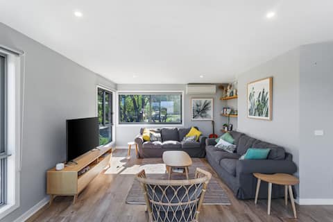 Popular Airbnb listing: Stylish Coastal Getaway - in the Heart of Aireys in Aireys Inlet