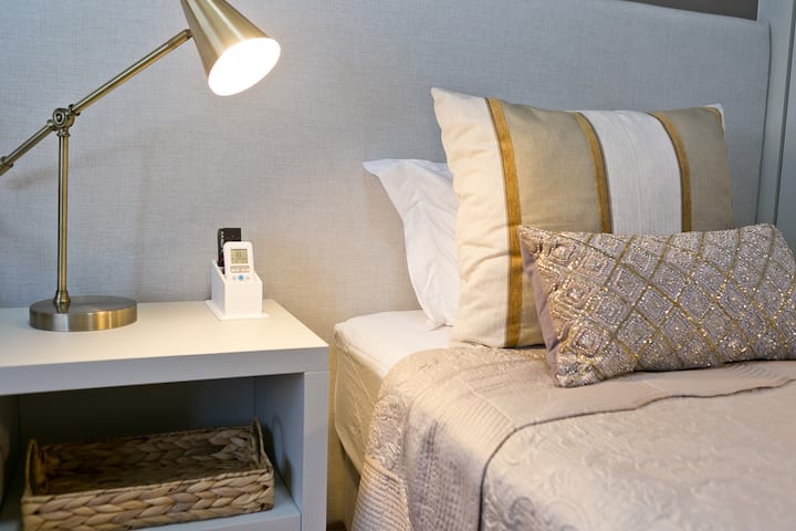 Kamer met twee eenpersoonsbedden.