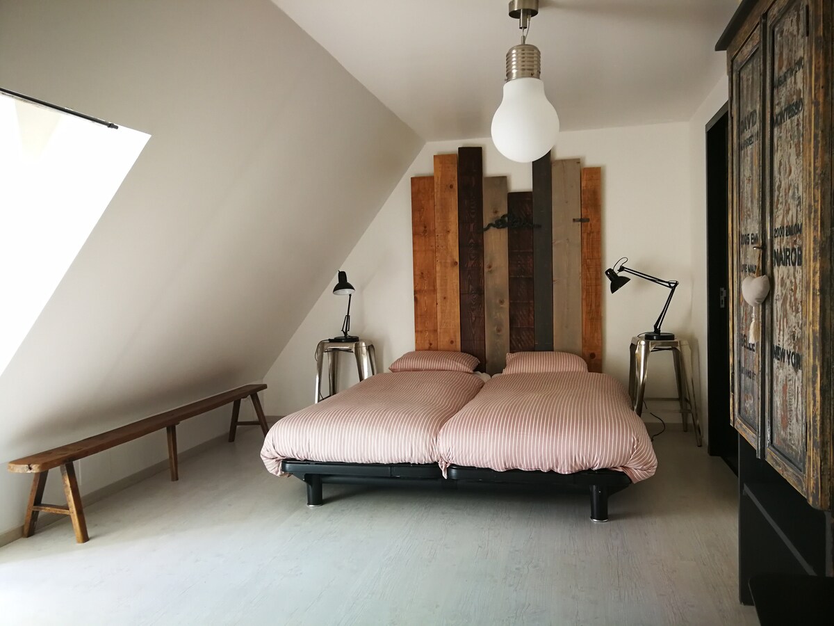 配备双人床的卧室