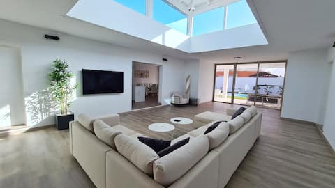 Airbnb con mejor rendimiento: Luxury modern Villa LiLa heated pool en Antigua