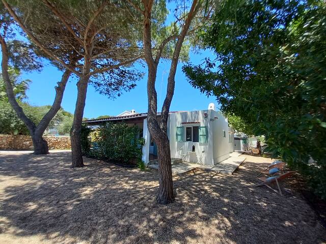 Es Tres Pins. Casa encantadora junto a la playa.