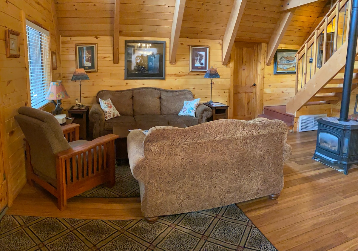 Popular Airbnb listing: FREE late check out - Let your cares drift away. in Payson
