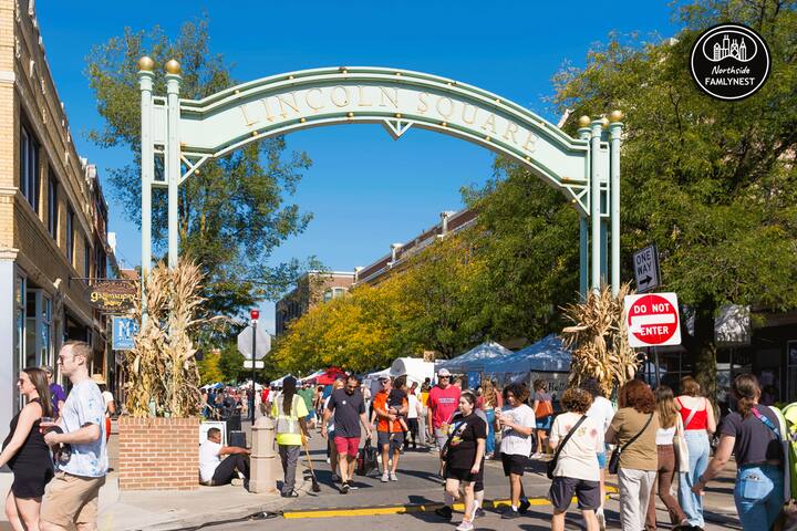 Northside Famlynest Lincoln Sq 4BR/1.5BA/2P gallery image 4