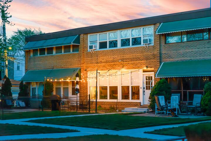 Northside Famlynest Lincoln Sq 4BR/1.5BA/2P gallery image 3