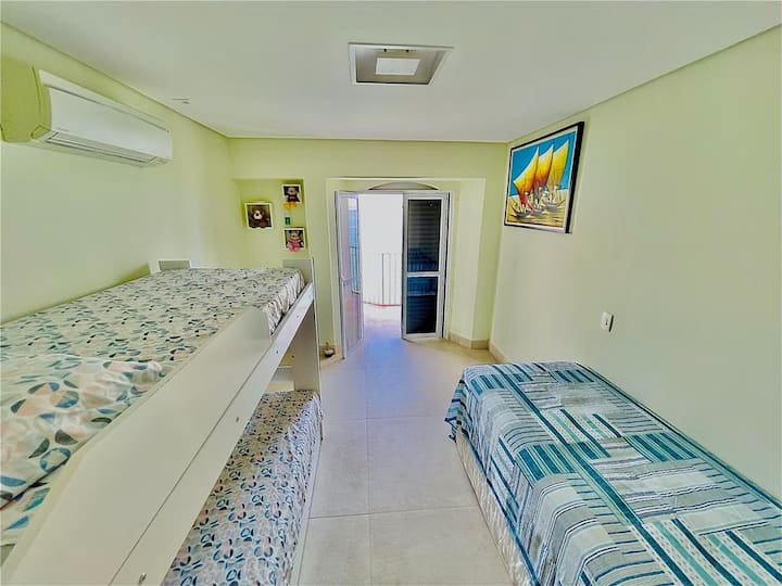 Jednokrevetna soba s pogledom na more!