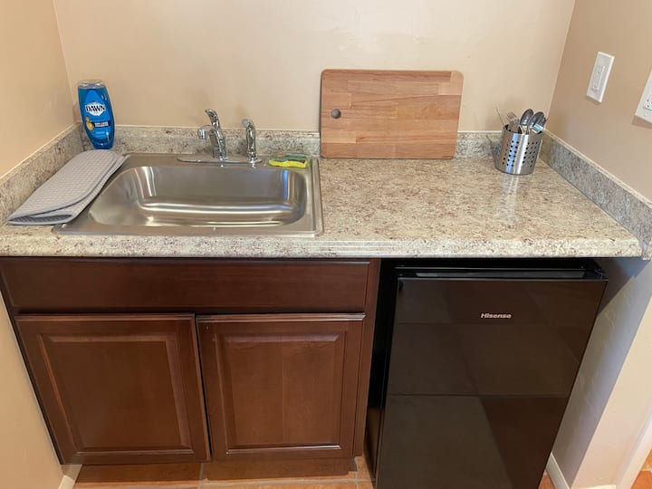 Cheerful Studio With Free Parking On Premises - Tucson, AZ
