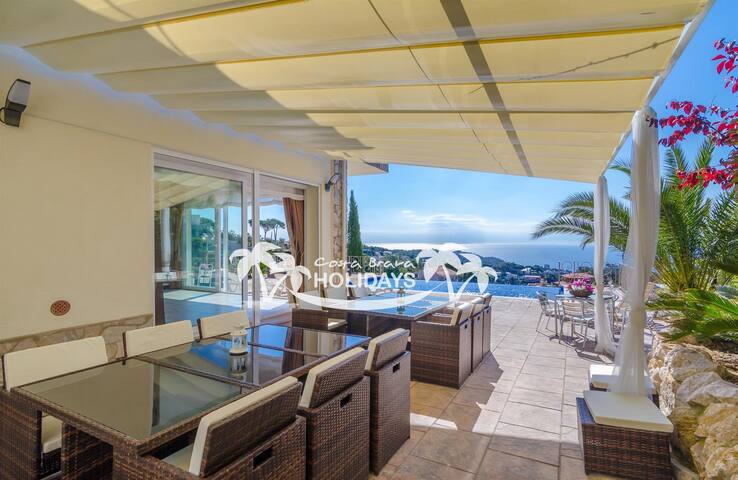 Costa Brava Holidays Villa Florada, Sea Views gallery image 4