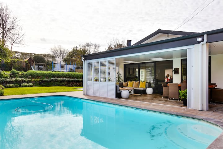 Upper Constantia villa in tranquil garden setting gallery image 2