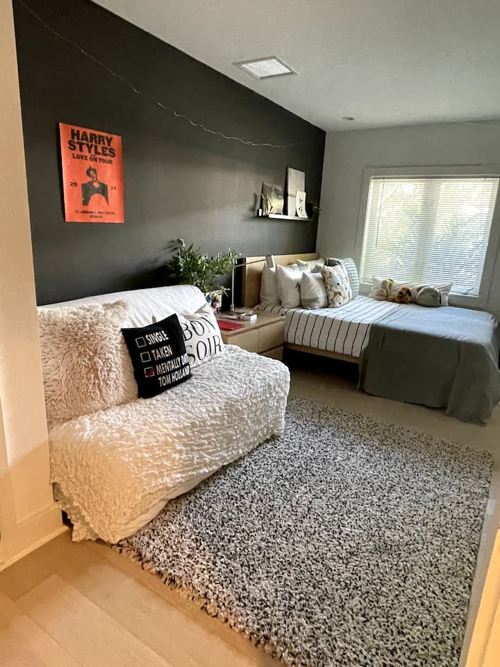 ห้องนอนควีนไซส์ที่ 3 + เตียงโซฟา