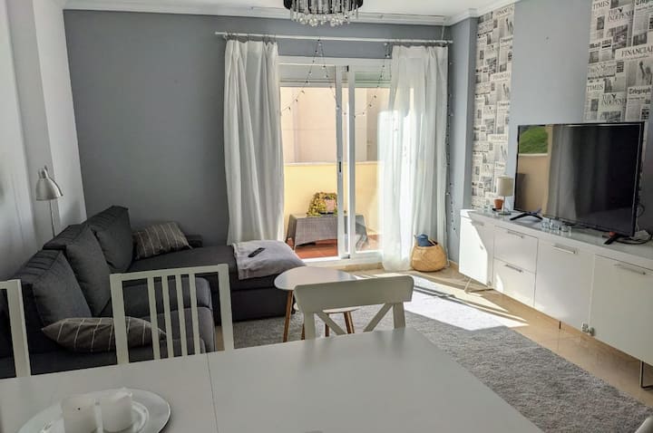 Lovely Family Home With Sunny Rooftop Terrace - Fuengirola