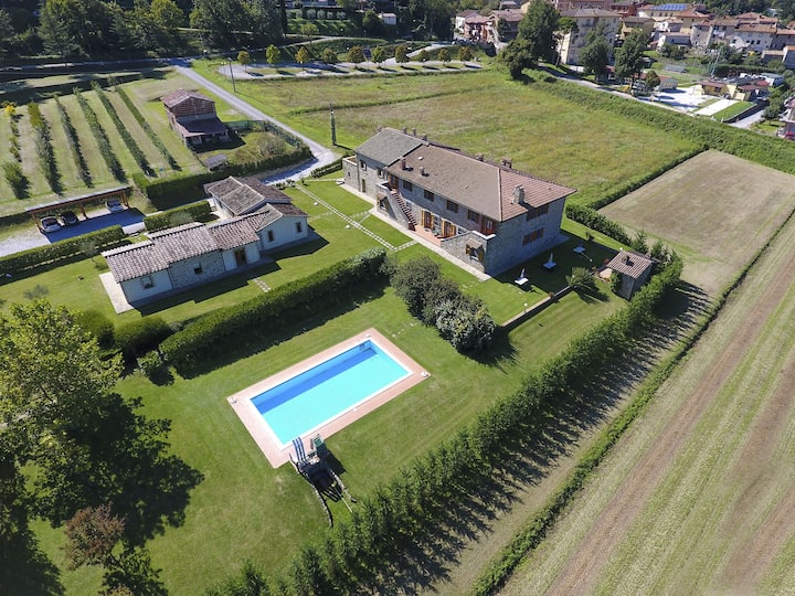 Villa Le Fornaci - Private Pool & Weddings