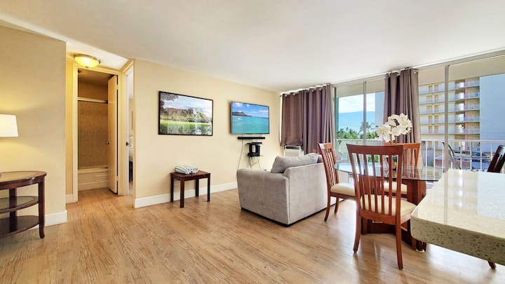 Twp 406 1 Bedroom Apt. W/kitchen, Queen, Sofabed - Honolulu, HI