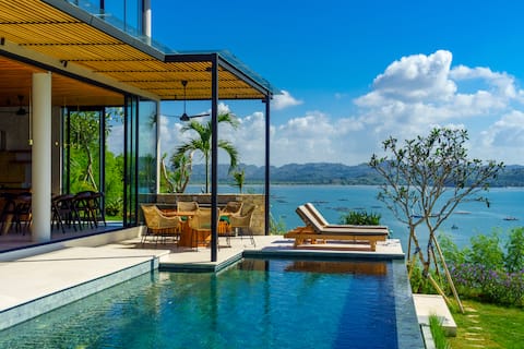 Villa Utamaro in Gerupuk, Ocean Front For 6-11 Pax