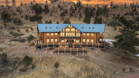 Expansive Lodge on 80 Acres! Hot Tub, Decks, WiFi!