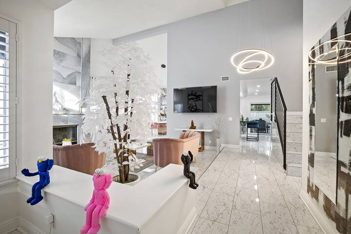 Luxurious Modern Hills Oasis Gated Estate POOL/SPA gallery image 5