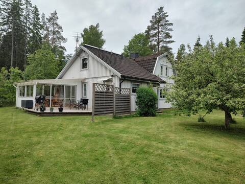 Nice villa with hot tub, sauna and fireplaces