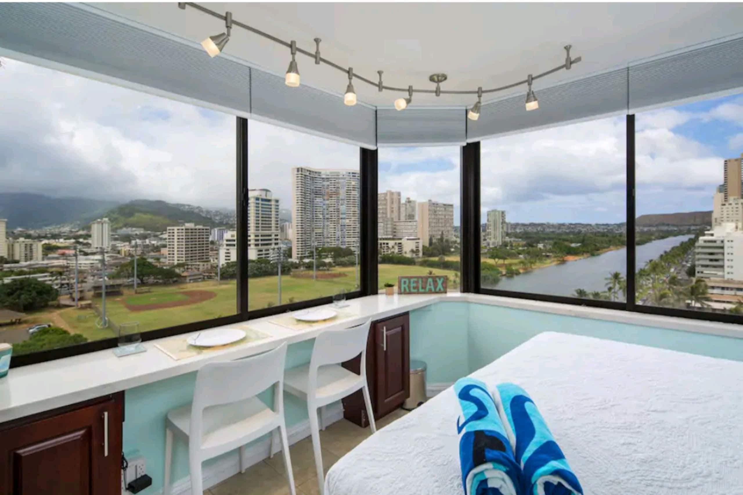 Condo in Honolulu · ★4.79 · Studio · 1 bed · 1 private bath - Image 1