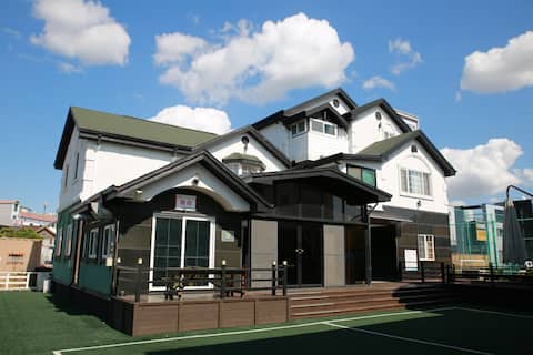 Most of the West Sea and fantastic European-style luxury pension Hera!