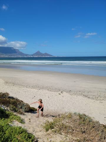 Stunning Cape Town Beach Villa gallery image 4