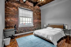 Luxury+2+bedroom+Loft+Apartment+w%2F+free+parking