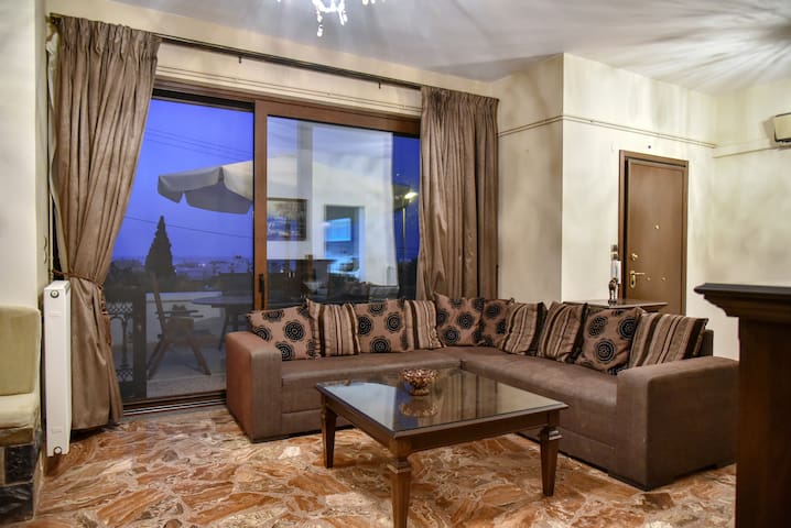 Iraklis Apts – Private House for 10 SeaView & Pool