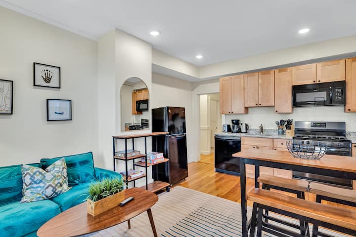 (S-p1) 2 Bedroom, Clean & Cozy! Porter Sq! - Cambridge, MA