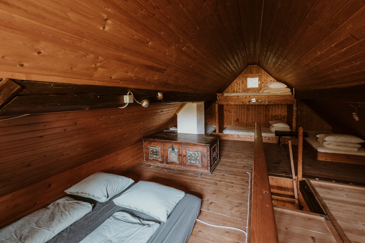 Დასაძინებელი ადგილი მაღლა