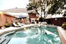 New Modern luxury Villa w/5 beds & Heated pool and Spa rental in Plano