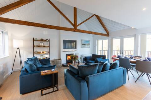 Fab House with FREE Pool/Spa, Golf & Gym