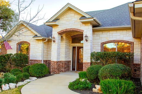 NEW! Amiable, Spacious & Modern Home | Belton Oaks