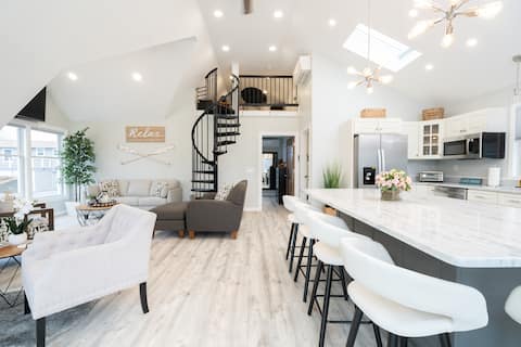 Lake Home w/Game Room 5 Min To Foxwoods & Mohegan