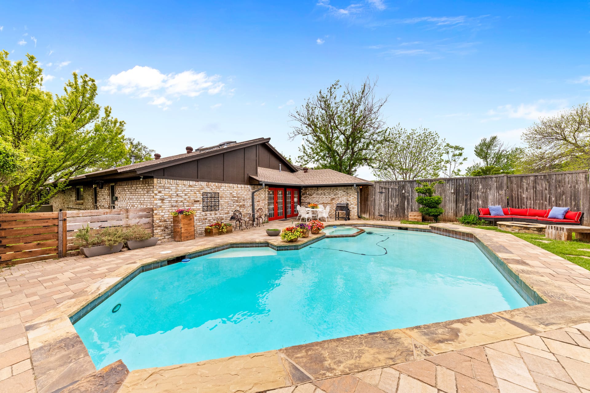Cheerful 3 BR home with pool and spa - NO PARTY! — zdjęcie 3