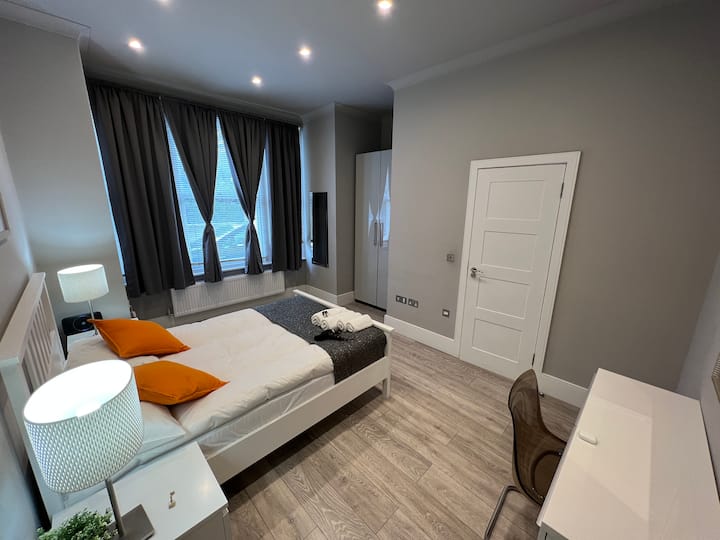 London Borough of Hammersmith and Fulham Holiday Rentals & Homes