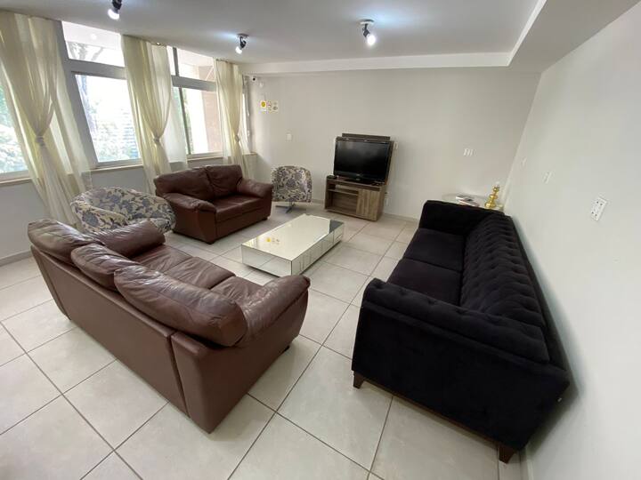 Ampla Sala de Estar with Wi-fi, 1 (one) TV 53 นิ้ว, สัญญาณเคเบิลทีวี