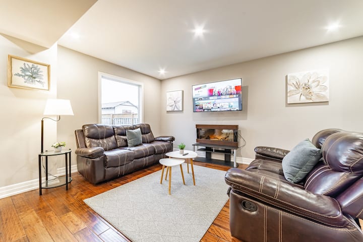 Spacious 4bed Family Home Disney+ Workspace - Kitchener