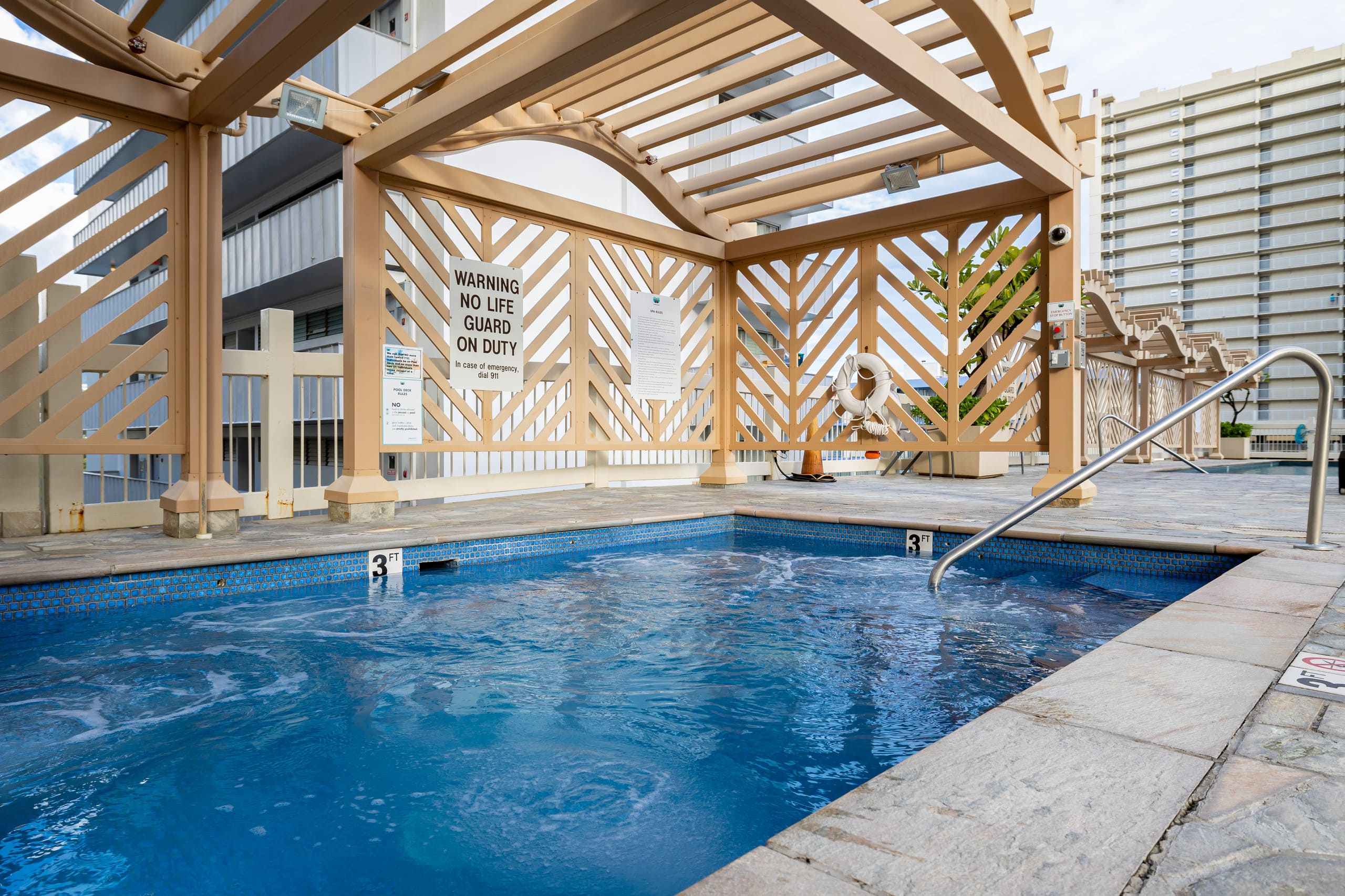 Condo in Honolulu · ★4.65 · 1 bedroom · 2 beds · 1 bath - Image 33