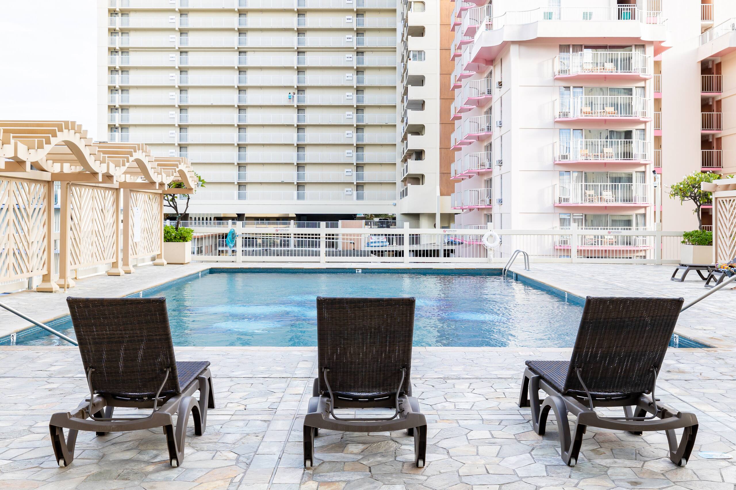 Condo in Honolulu · ★4.65 · 1 bedroom · 2 beds · 1 bath - Image 32