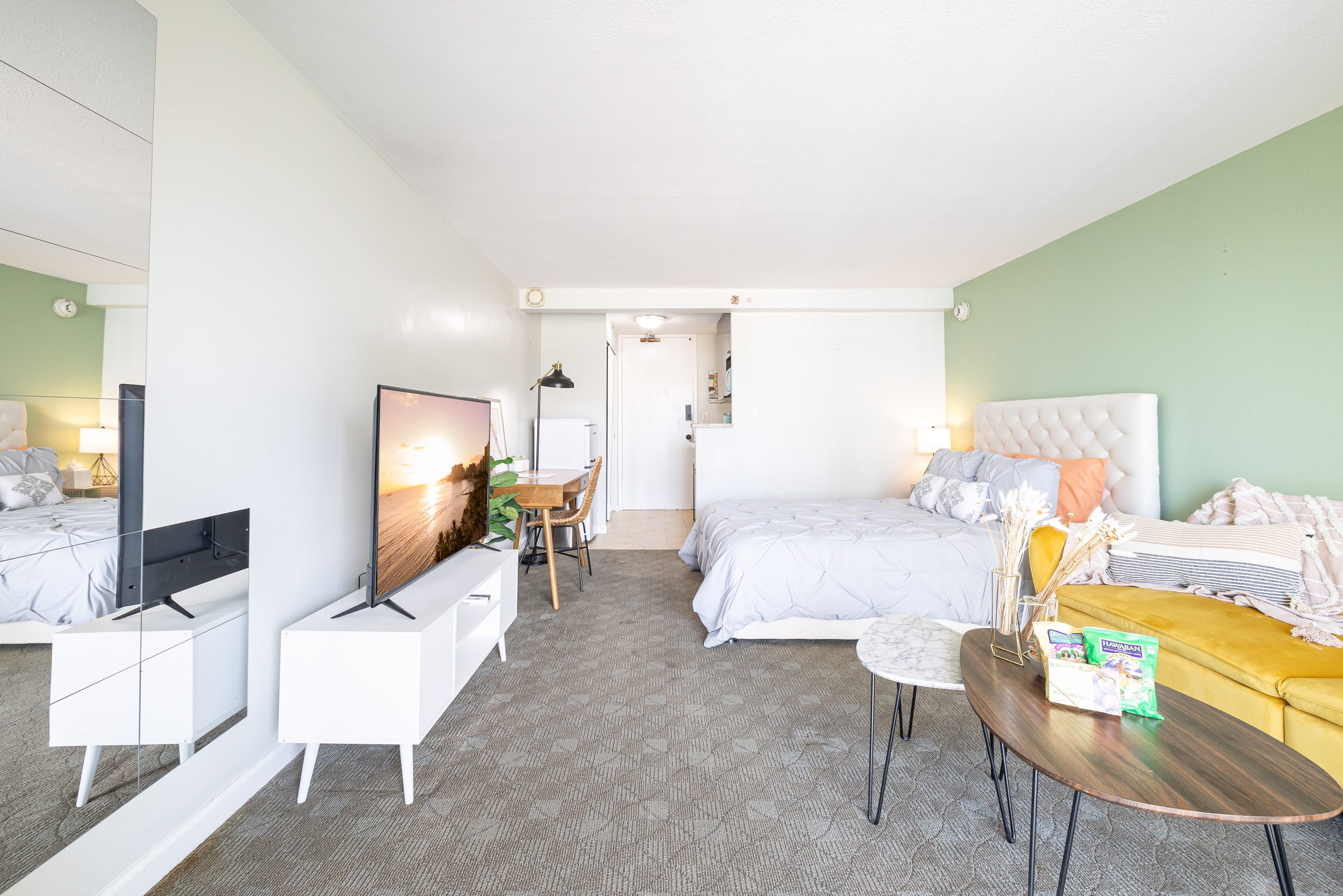 Condo in Honolulu · ★4.65 · 1 bedroom · 2 beds · 1 bath - Image 15