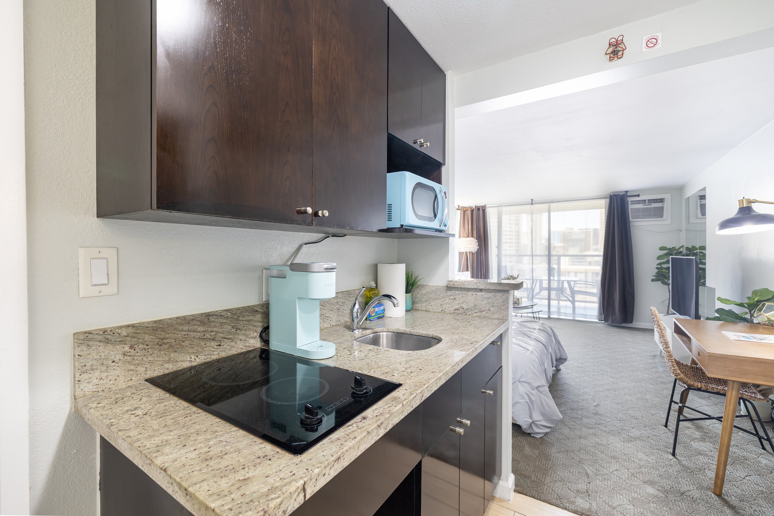 Condo in Honolulu · ★4.65 · 1 bedroom · 2 beds · 1 bath - Image 7