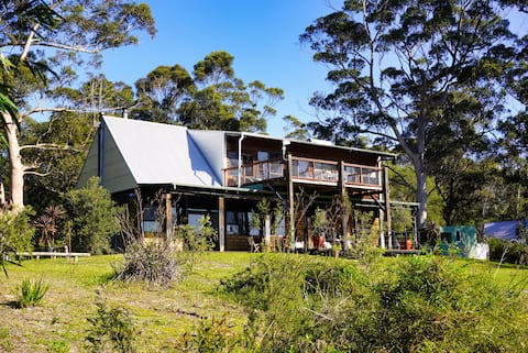 Wolfes Landing - a rustic home on the inlet