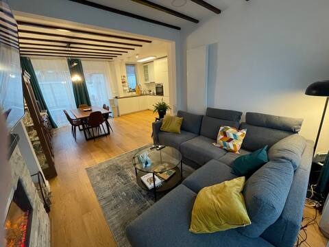 Spacious & charming house. 3 Bedrooms, 2.5 baths