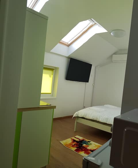 9 Apartment 9 Budiu